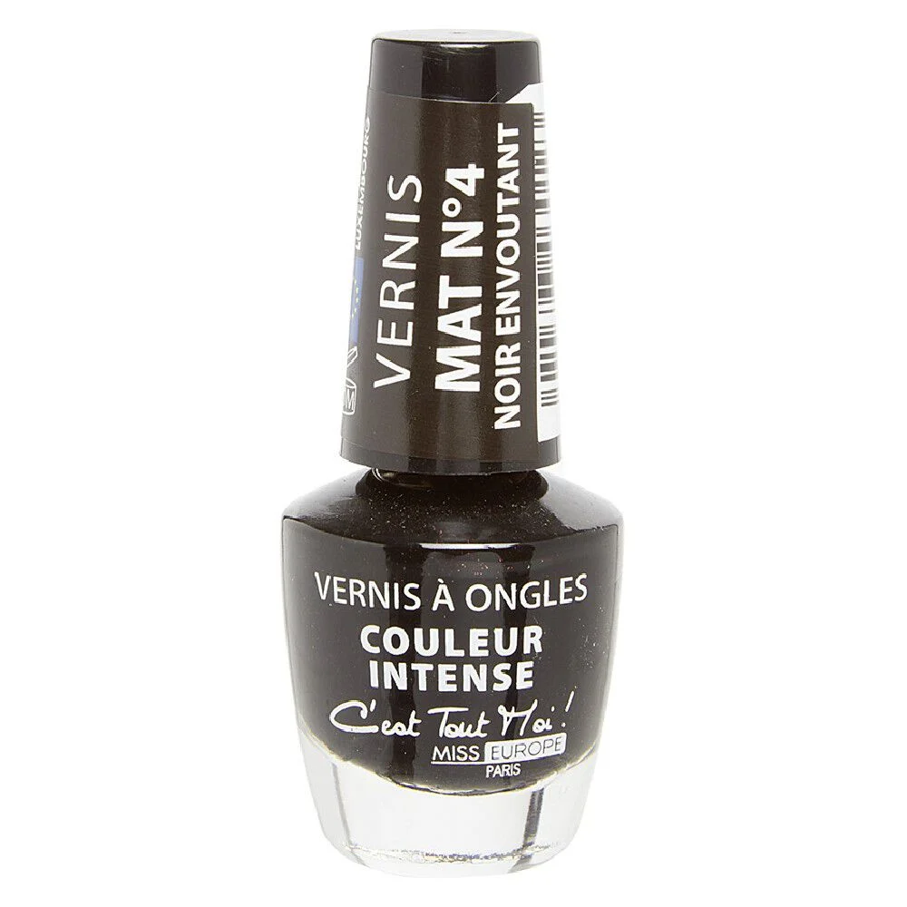 Vernis à ongles mat noir envoûtant n°04