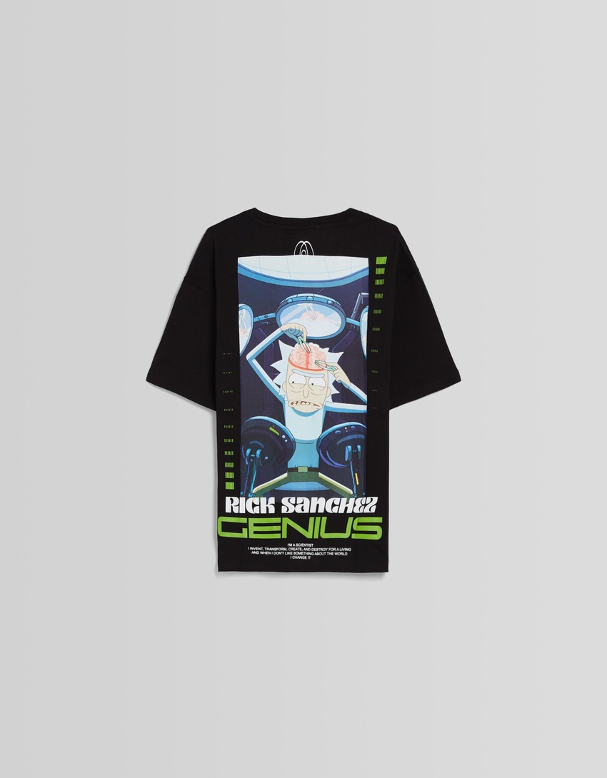 Camiseta de manga curta com estampa Rick & Morty e modelagem quadrada.