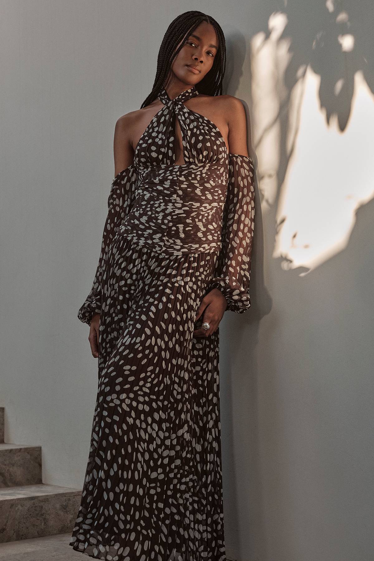 KarenMillen Robe Maxi En Georgette Tissée Froissée À Pois Avec Épaules Dénudées