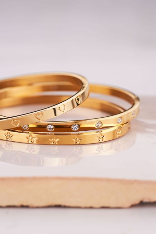 Bangle met gegraveerde sterretjes