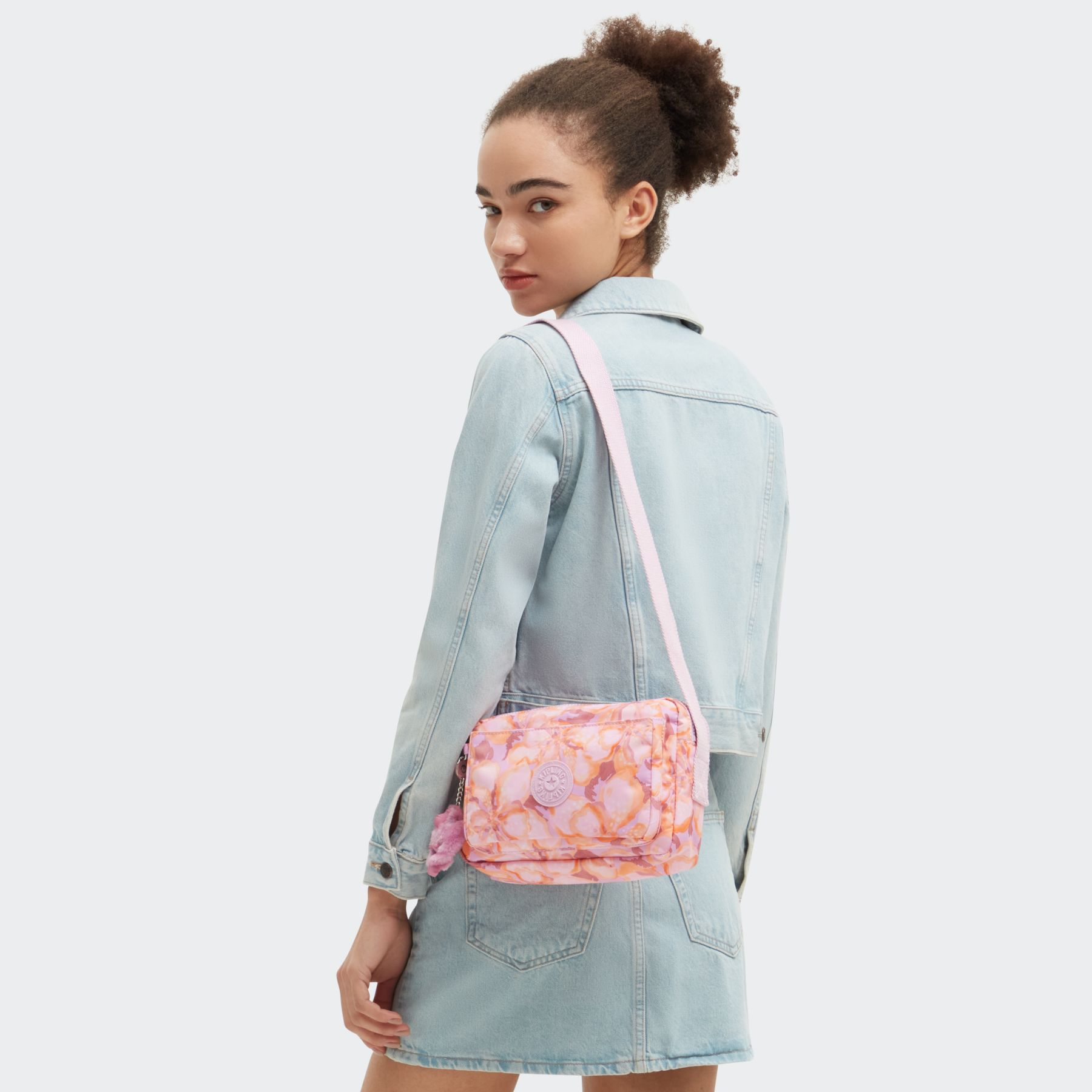 ABANU M Sac à Bandoulière de Taille Moyenne avec Sangle Réglable - Floral Powder