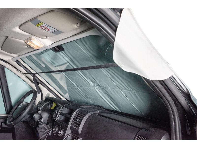 VanSpace Isolierung von Front- und Seitenscheiben, aussen Hohe Dämmleistung der Scheiben