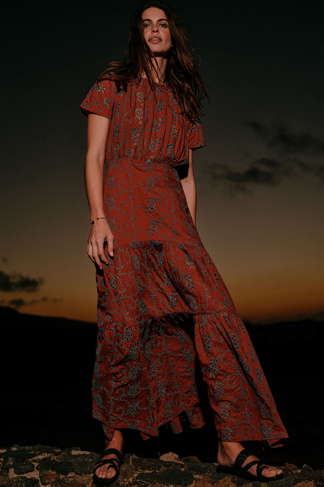 Vestido bordado e perfurado - Multicolorido
