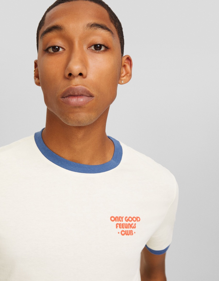 Camiseta retrô canelada de manga curta com estampa.