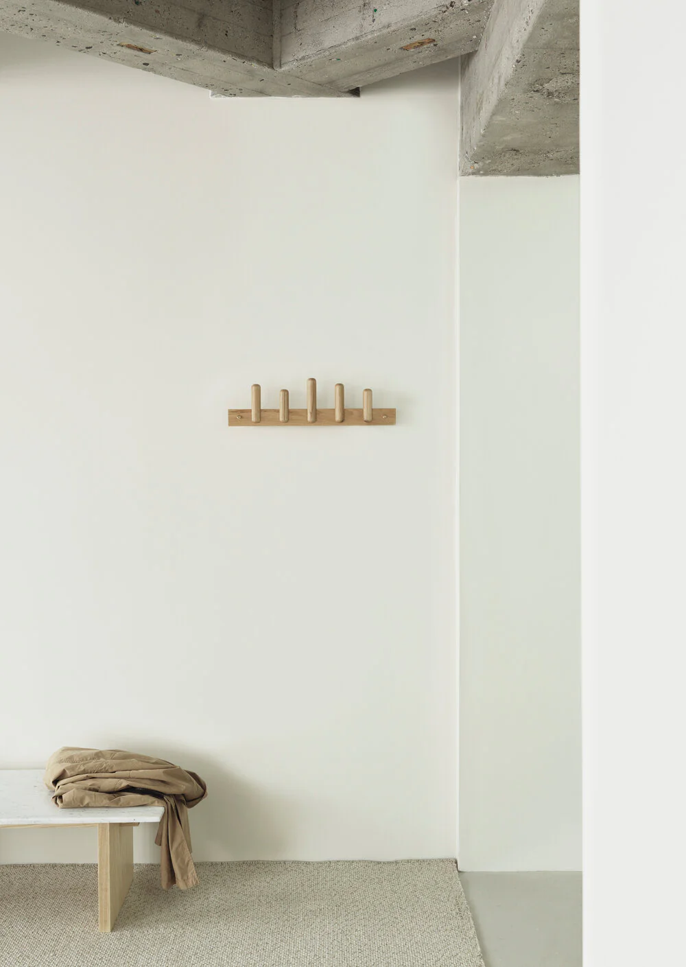 Normann Copenhagen  Play knagerække - egetræ