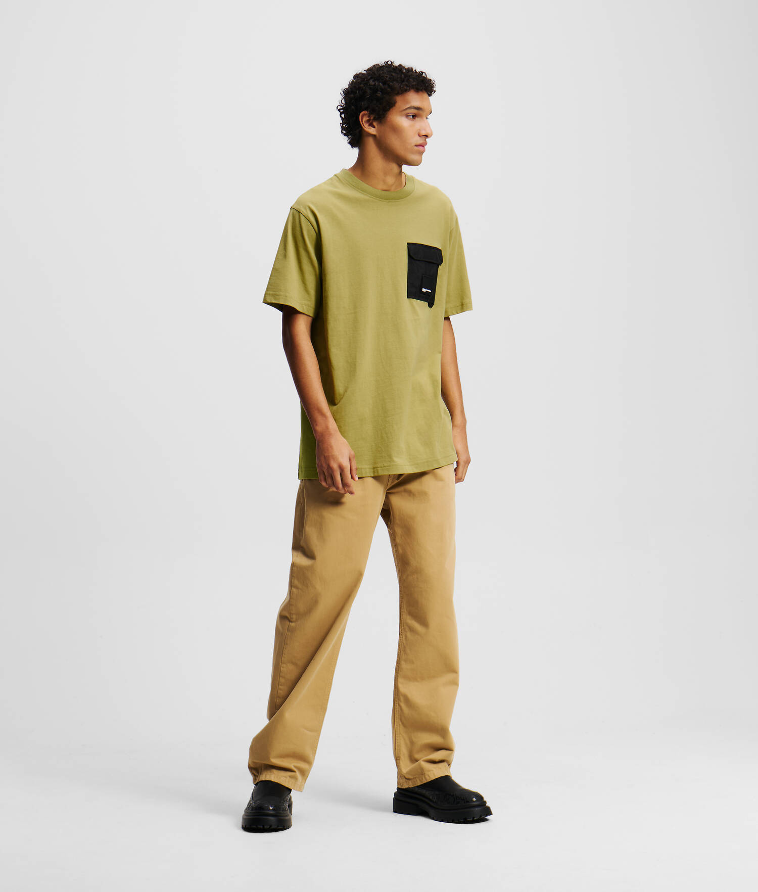 T-SHIRT AVEC POCHE POITRINE - Vert Olive