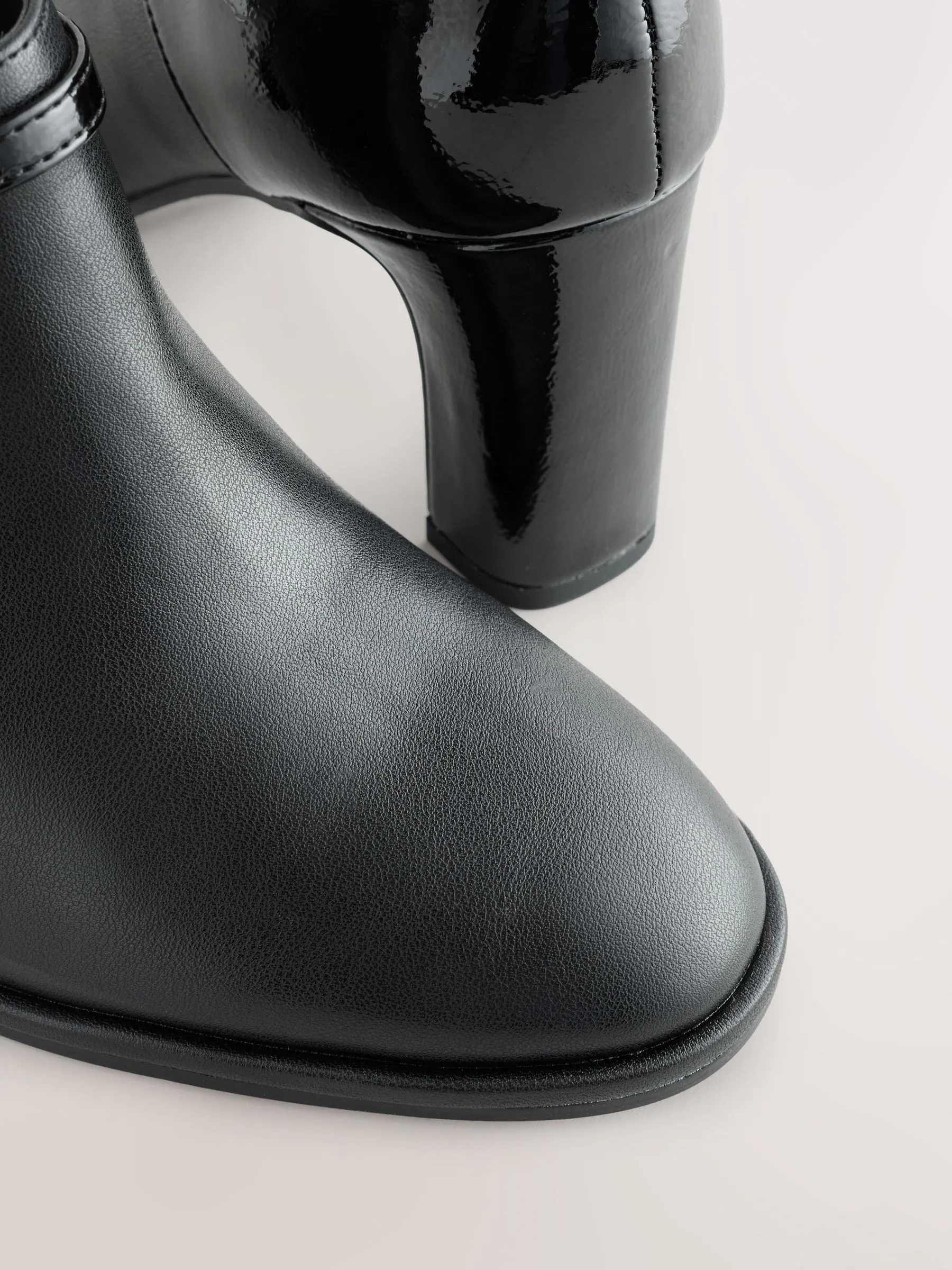 Zwart - Forever Comfort® Round Toe Block Heel Buckle Detail Shoe Boots