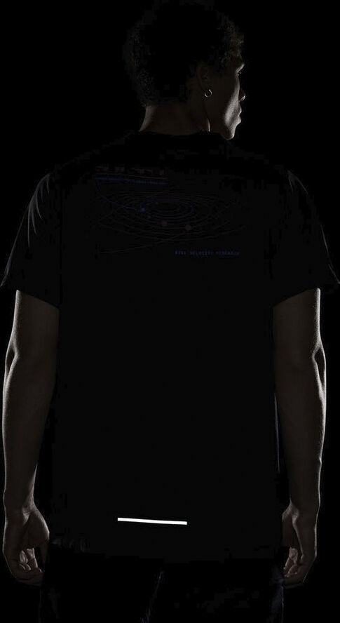 Nike Rise 365 T Shirt Sort