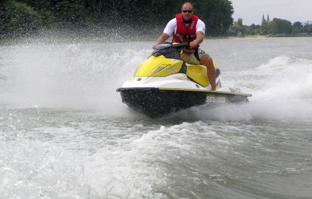 Jetski fahren in Speyer als besondere Geschenkidee