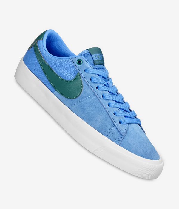 Nike SB Zoom Blazer Low Pro GT Schuh (university blue bioastal)