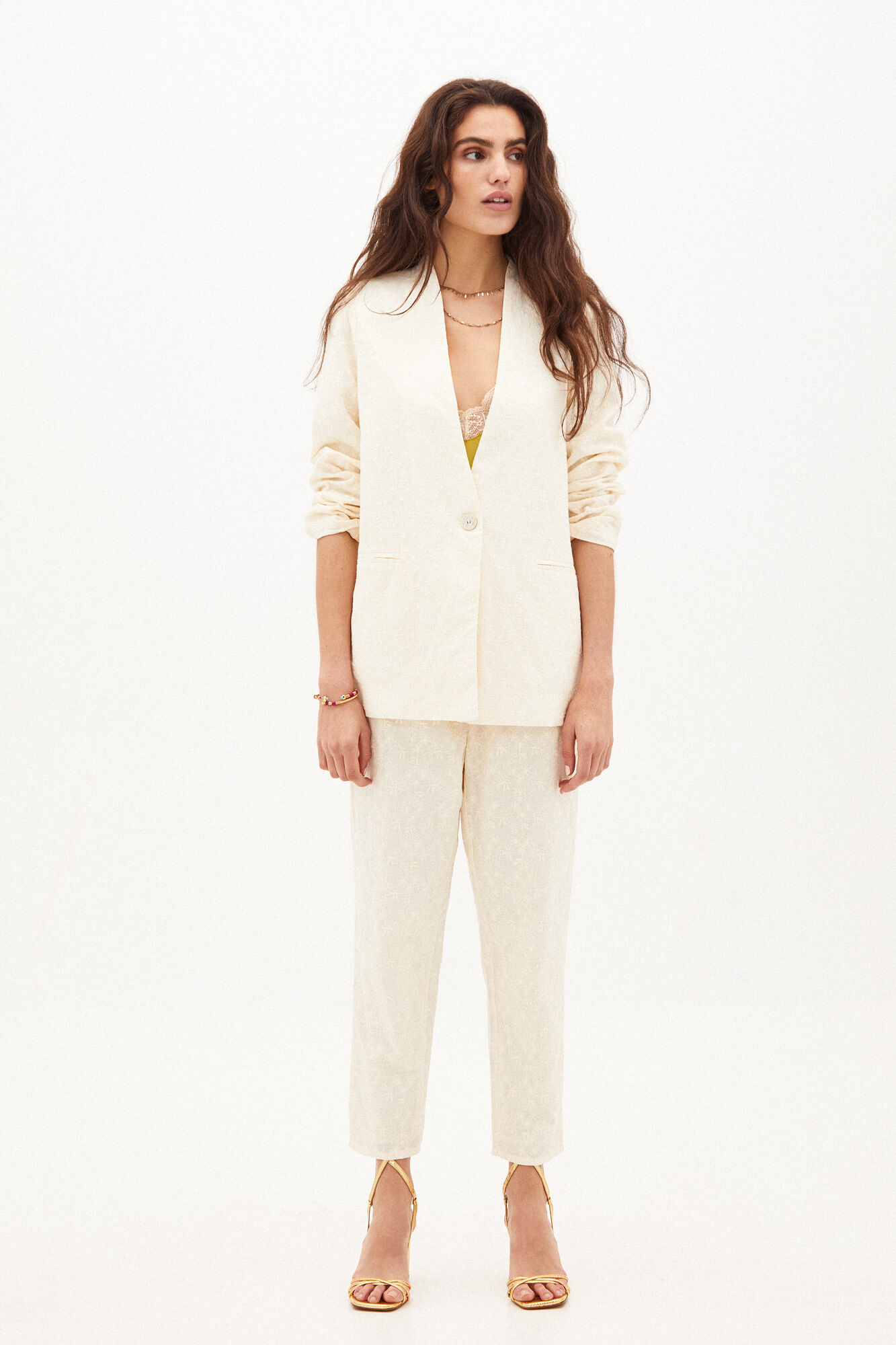 Abie. Chaqueta bordada suizo - Bege