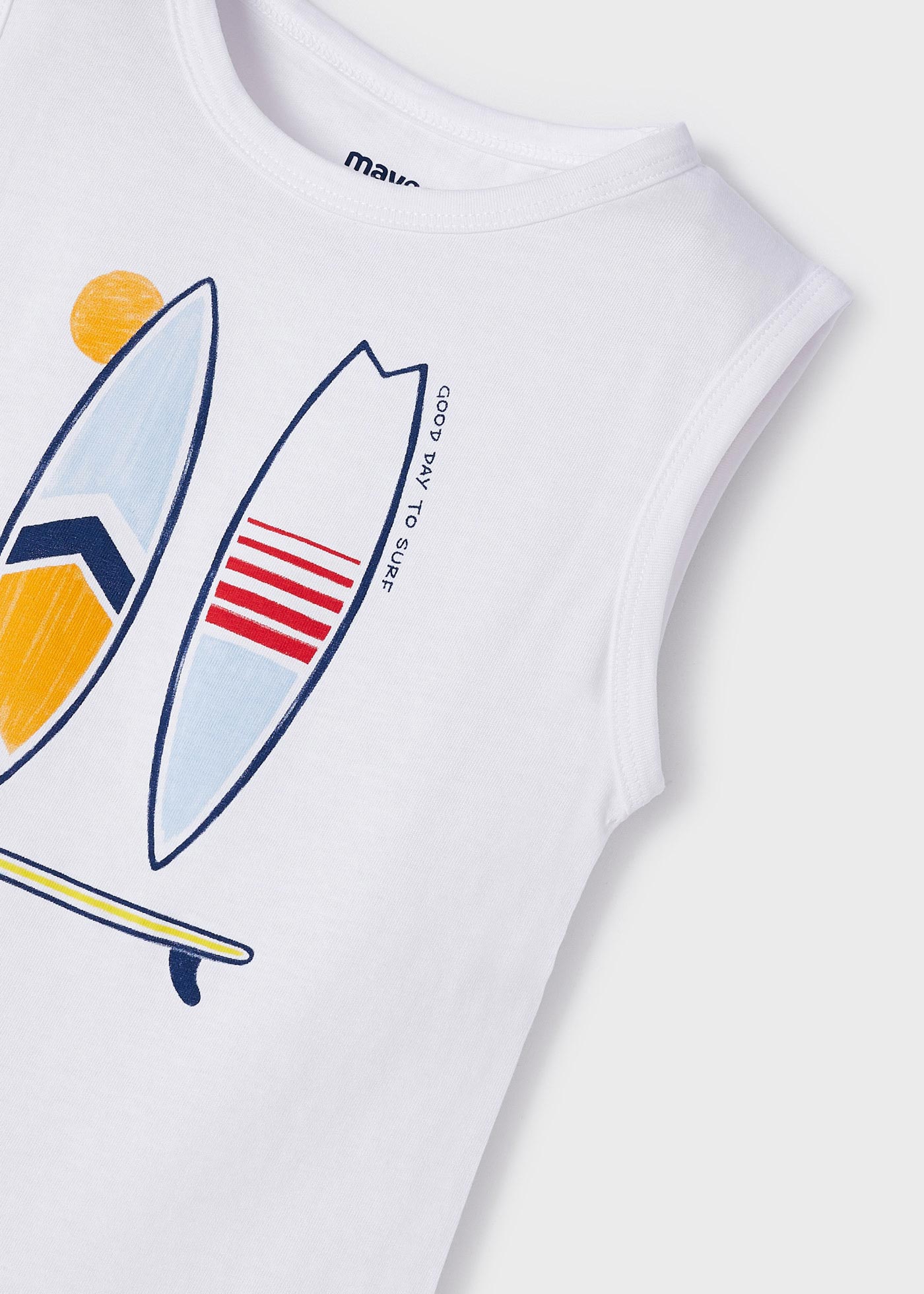 Pijama infantil confeccionado com algodão sustentável.