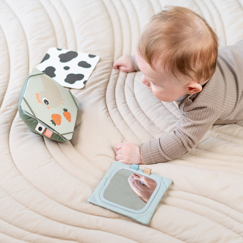 Køb DonebyDeer Tiny Farm Green Baby Kontrastkortholder