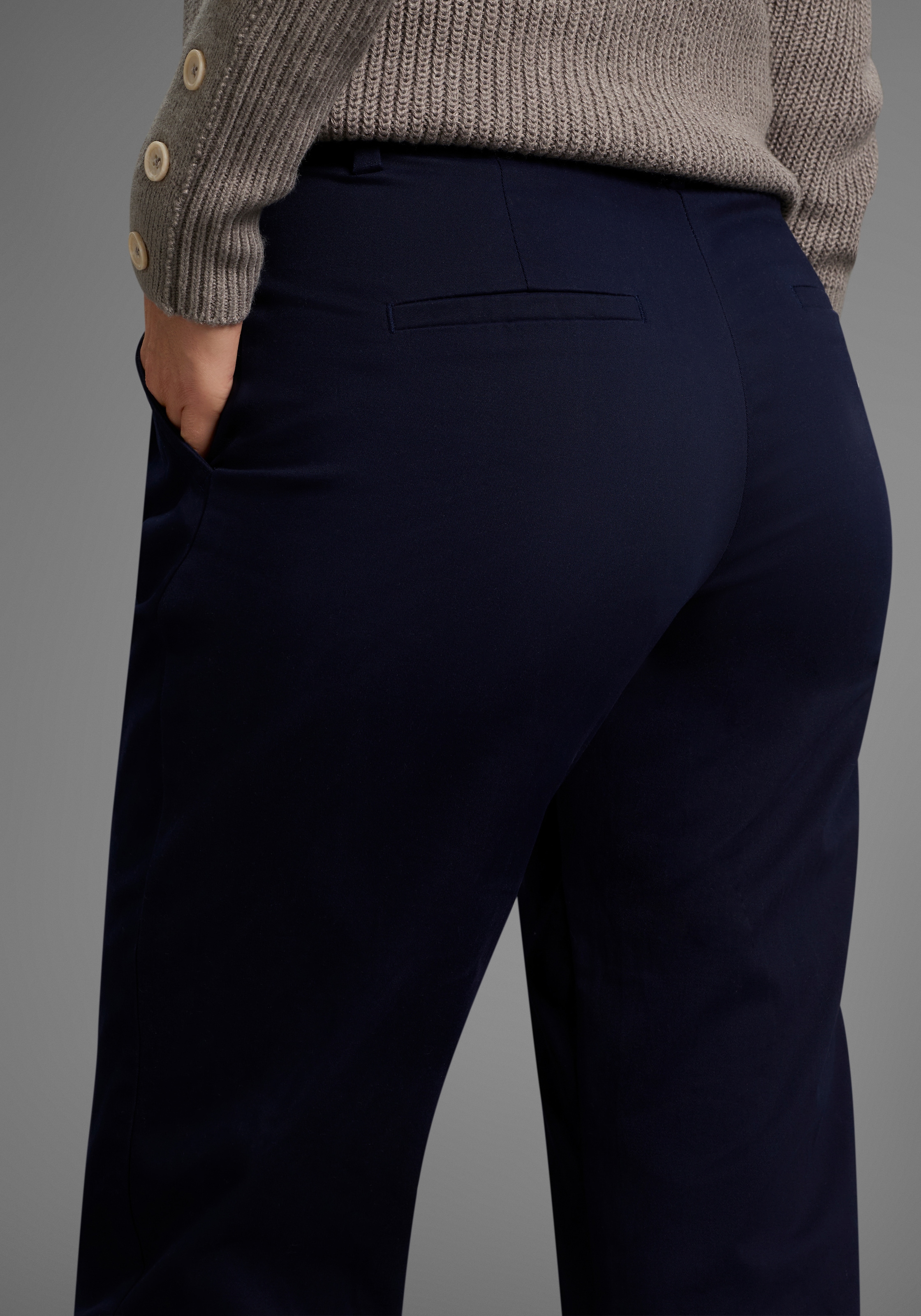 DELMAO Chinohose  mit passendem Gürtel