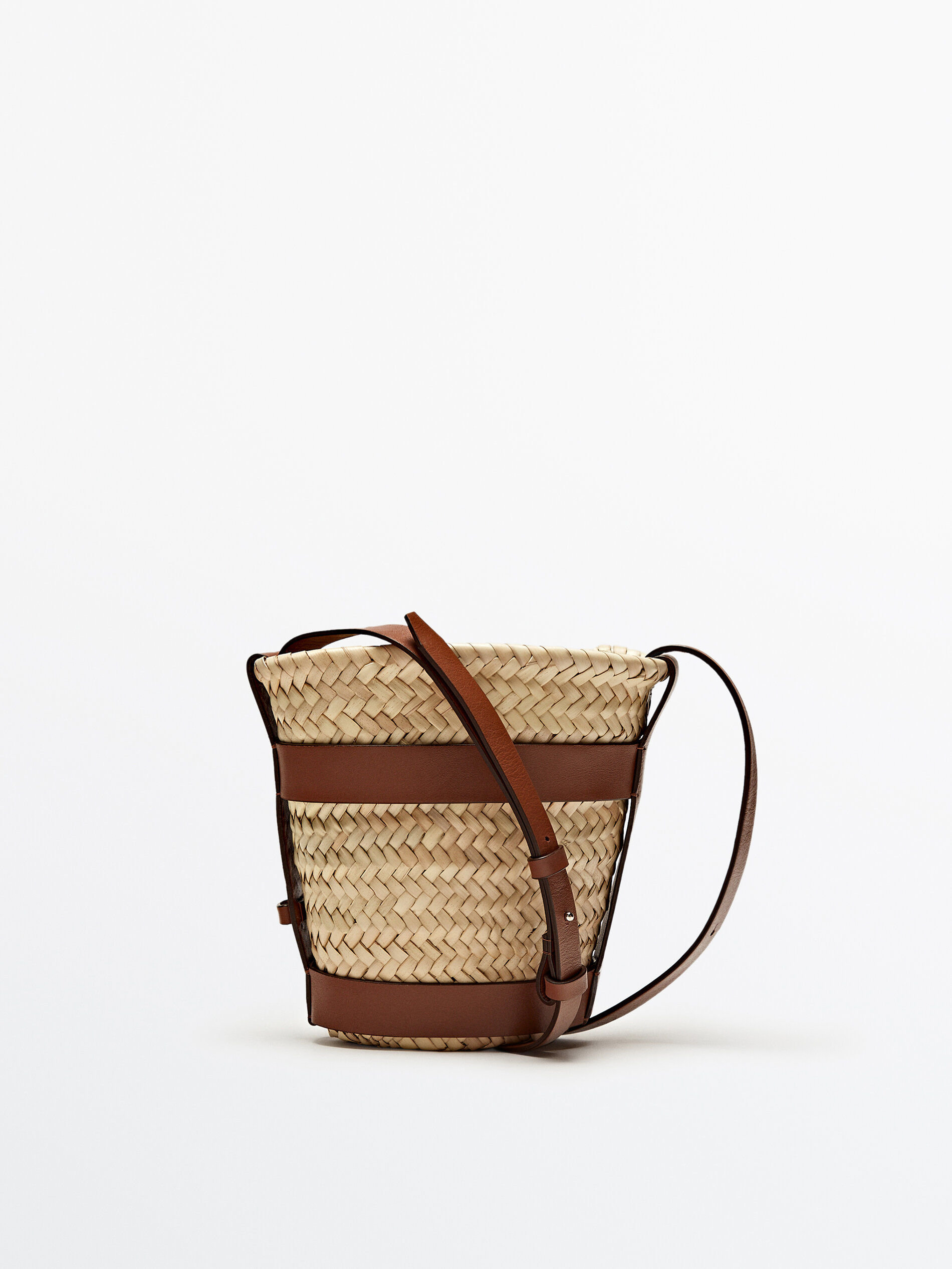 Mini bolsa de vime trançado + nécessaire removível - COURO