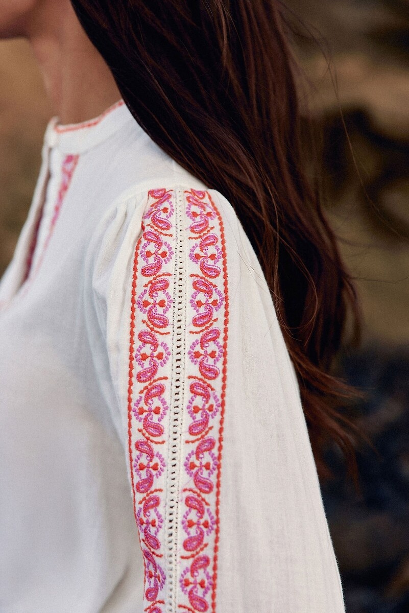 LA PETITE ETOILE<br>Blusa solta de algodão com detalhes bordados BRIELLE