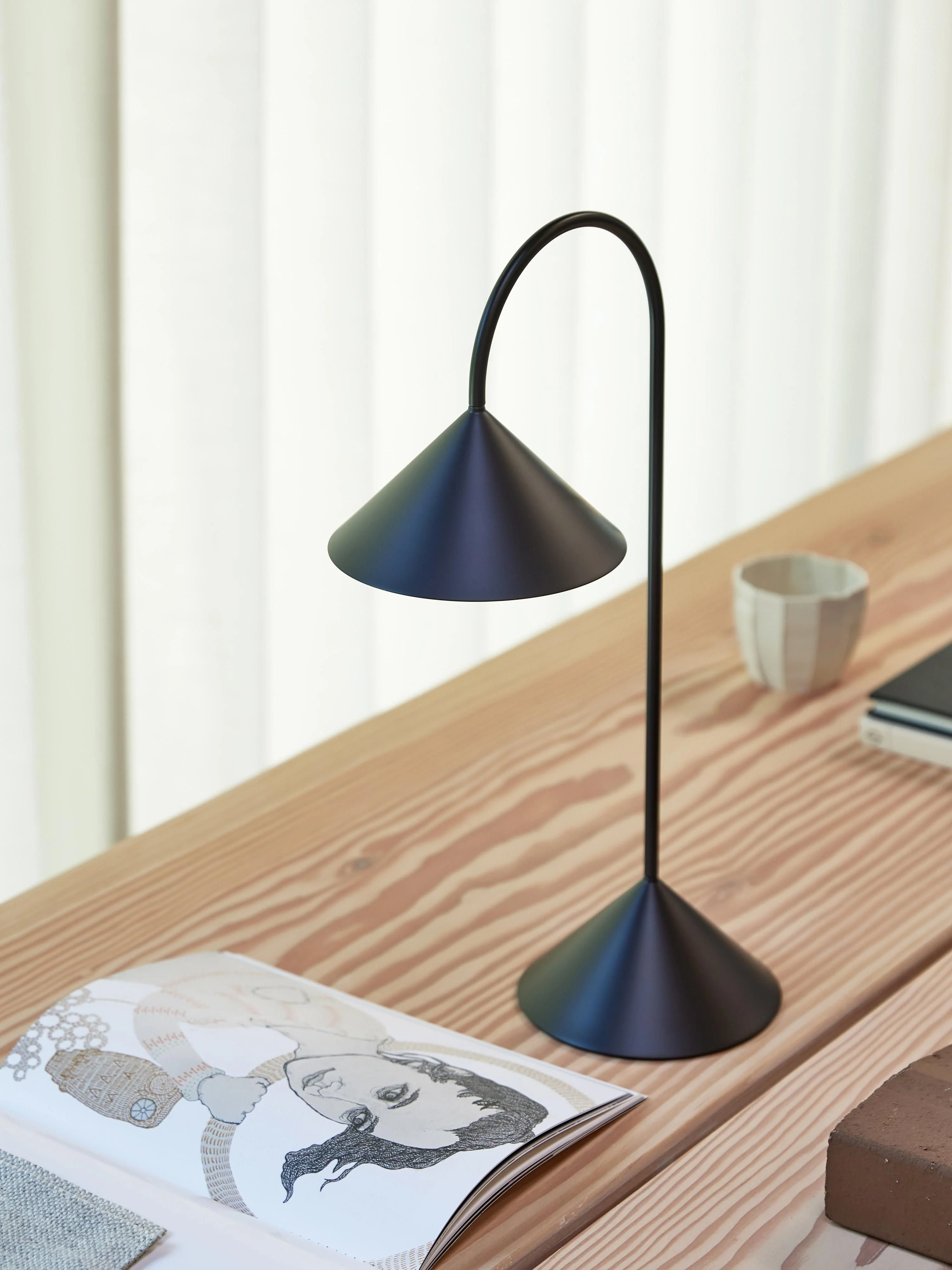 Draagbare outdoor LED-tafellamp Grasp, dimbaar