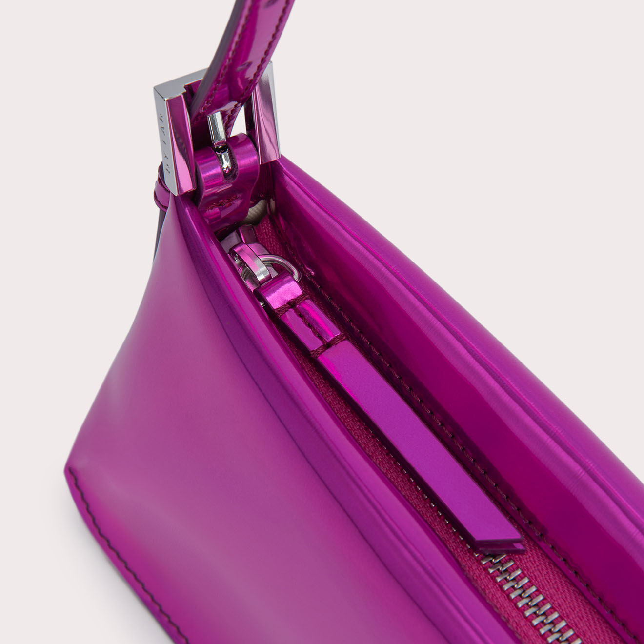 By Far Sac à main Dulce fuchsia -  12x26x5.5 cm