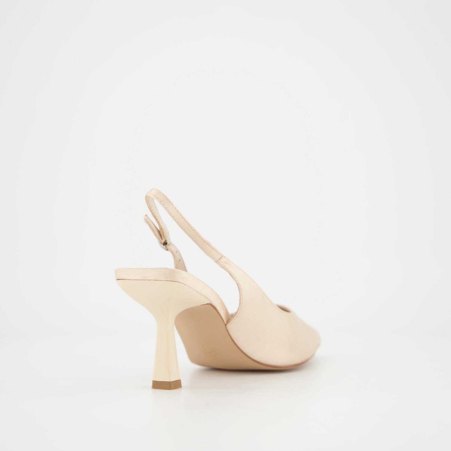 La Strada Pumps
