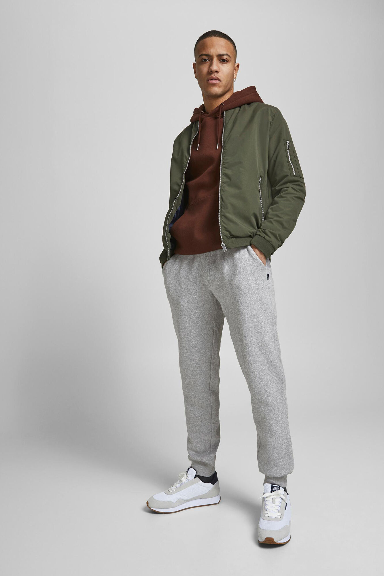 Calça jogger com algodão