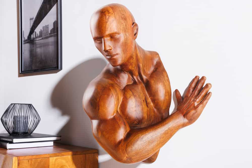 Massive Wandskulptur SOUL 60cm braun Mangoholz Wanddeko Athleten-Figur