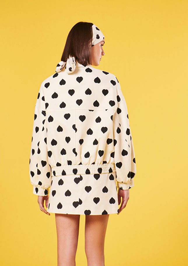 Blouson Bobbyécru à motif coeur noir