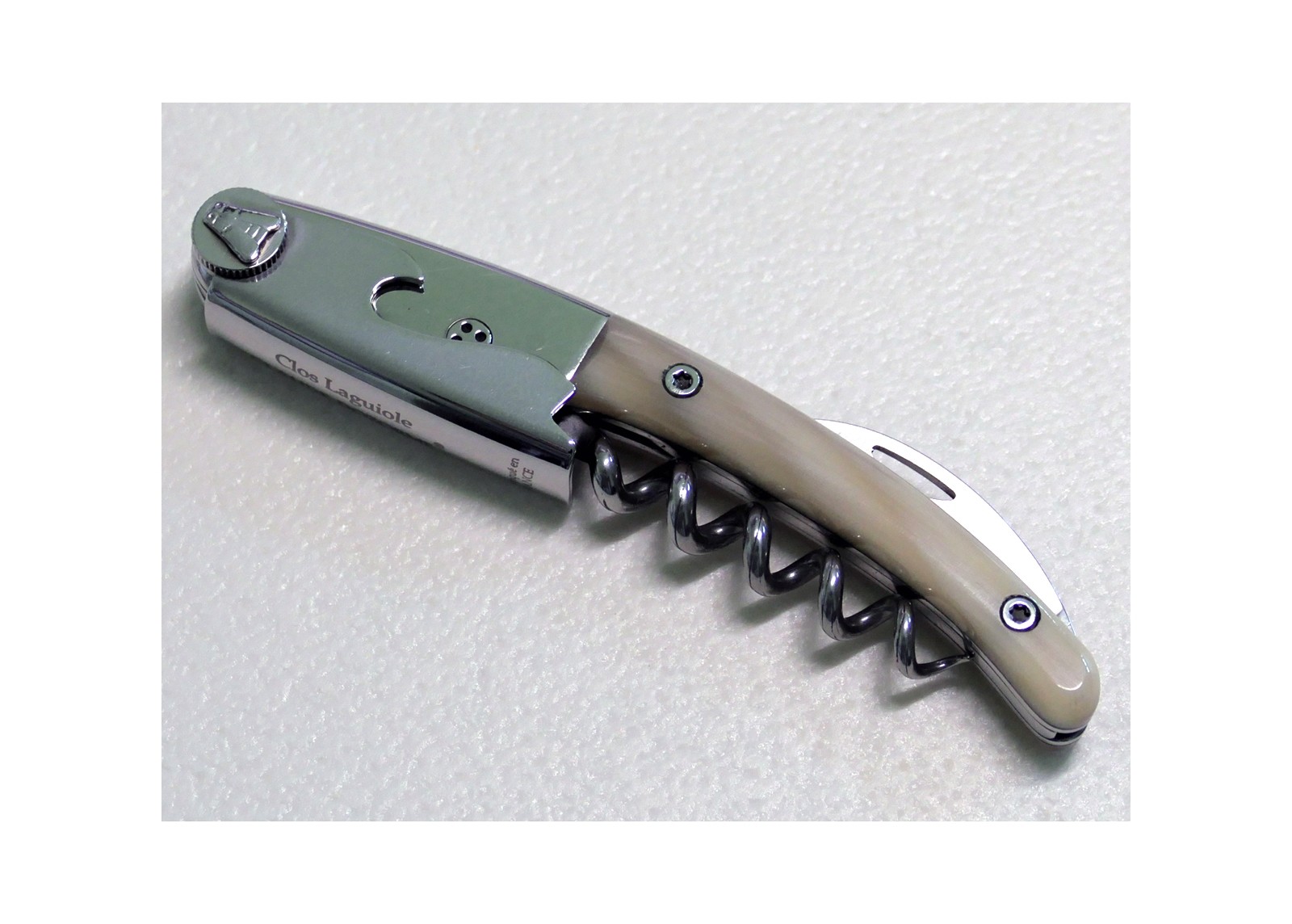 Sommelier Laguiole avec un manche en Corne Blonde et mitre inox