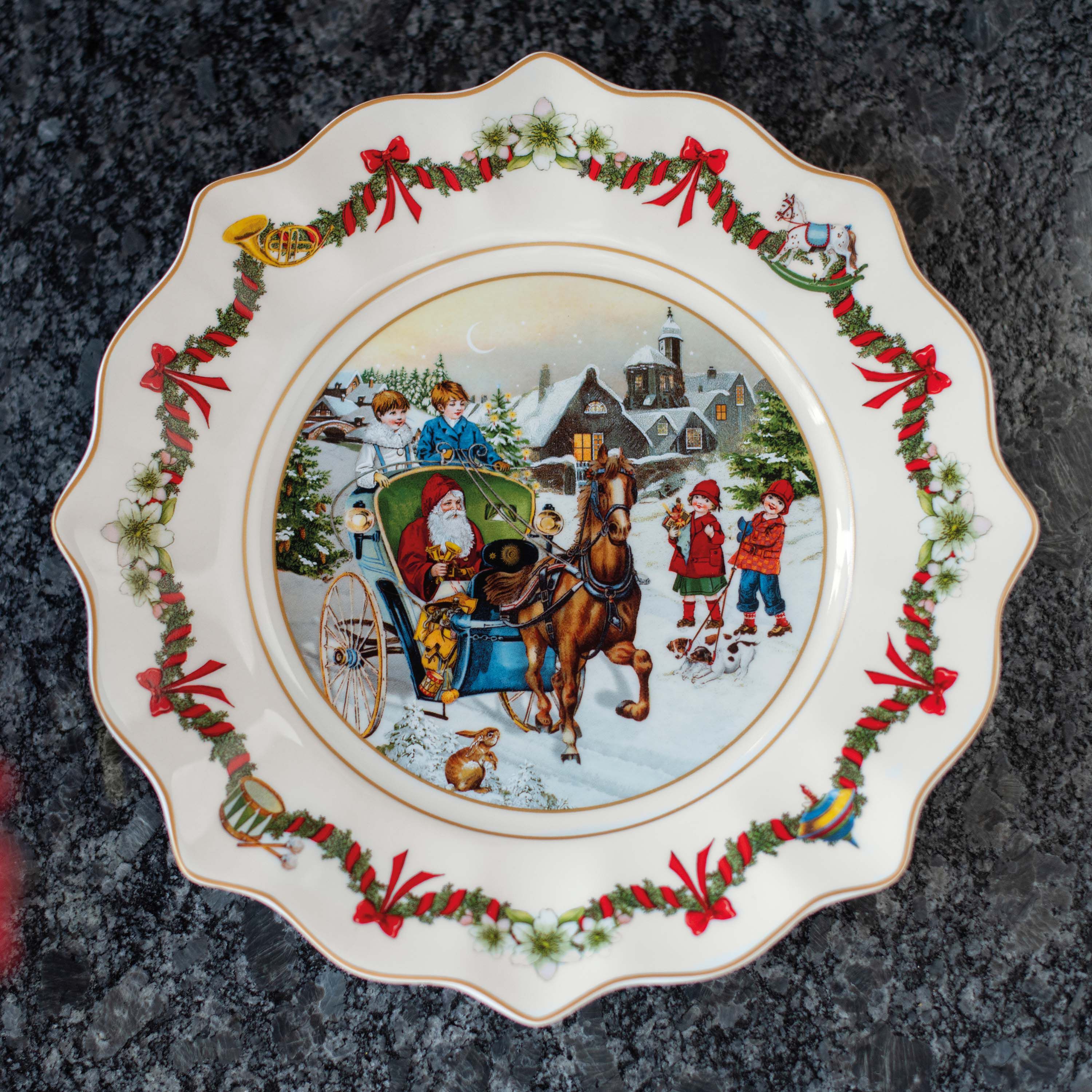 Annual Christmas Edition Specialty plate Multi-colored, 9.3'', Premium Porcelain