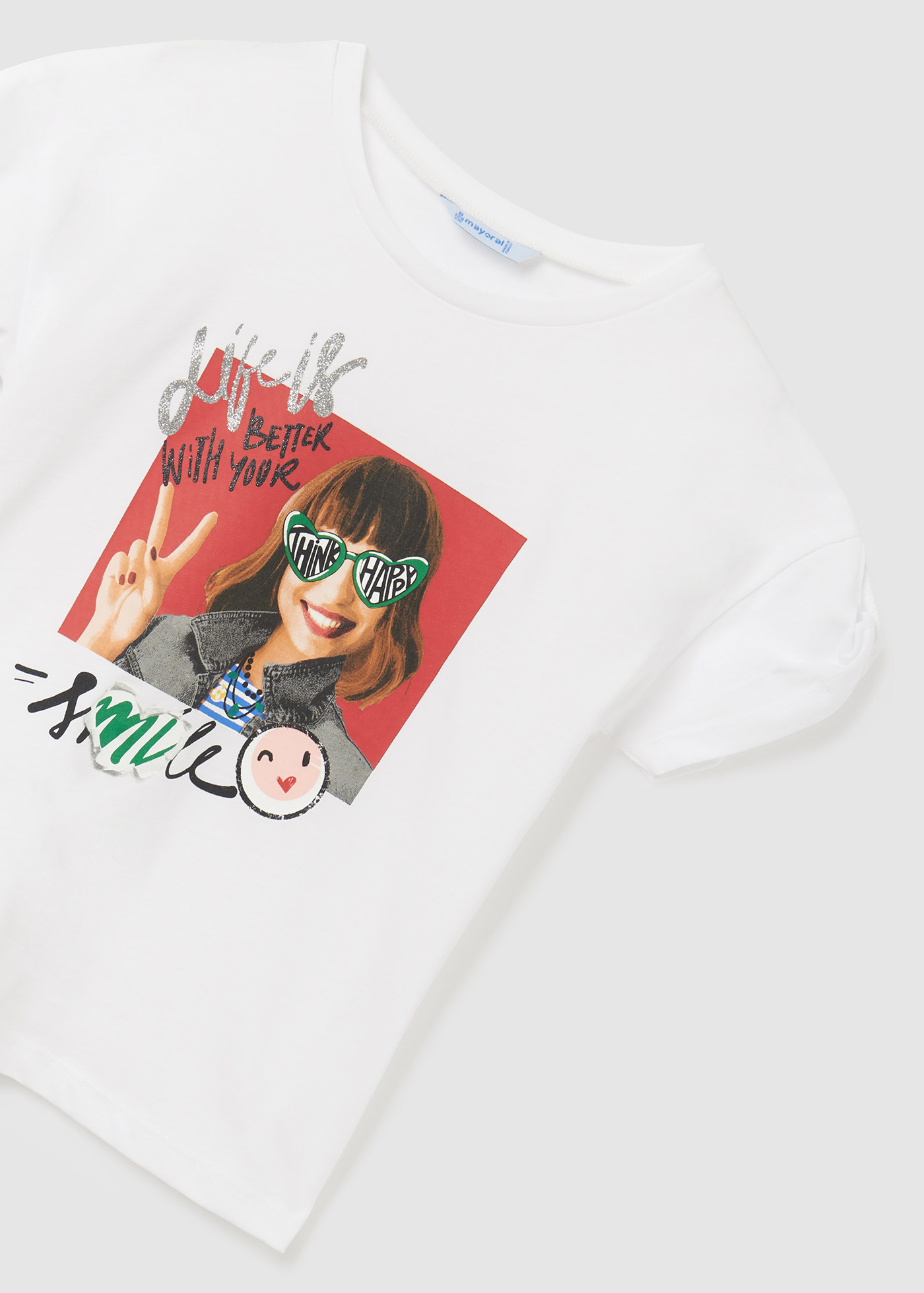 Camiseta de manga curta para meninas, feita de algodão sustentável.