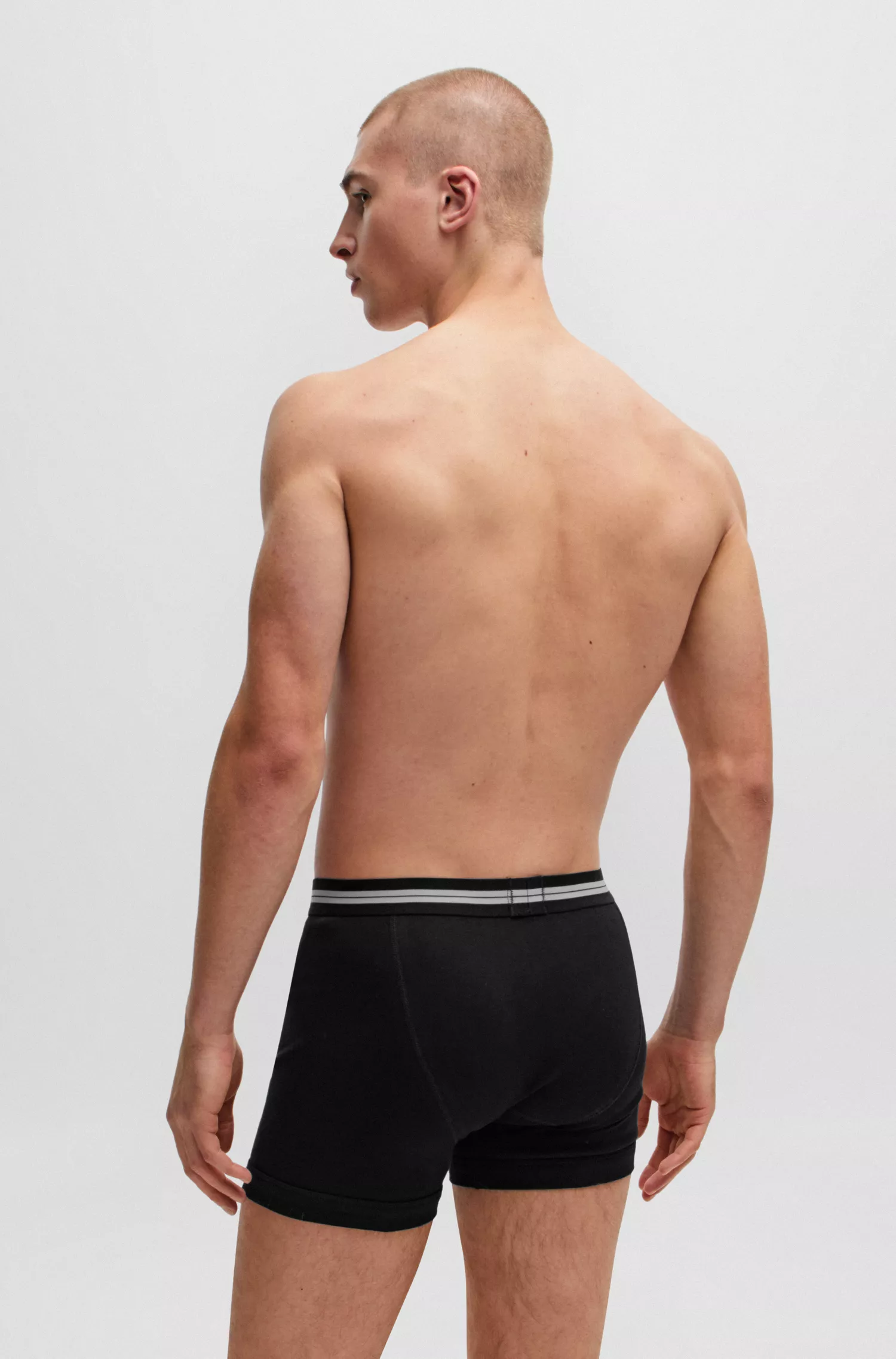 Cueca boxer BOSS preta em algodão tricotado com cós com o logotipo.