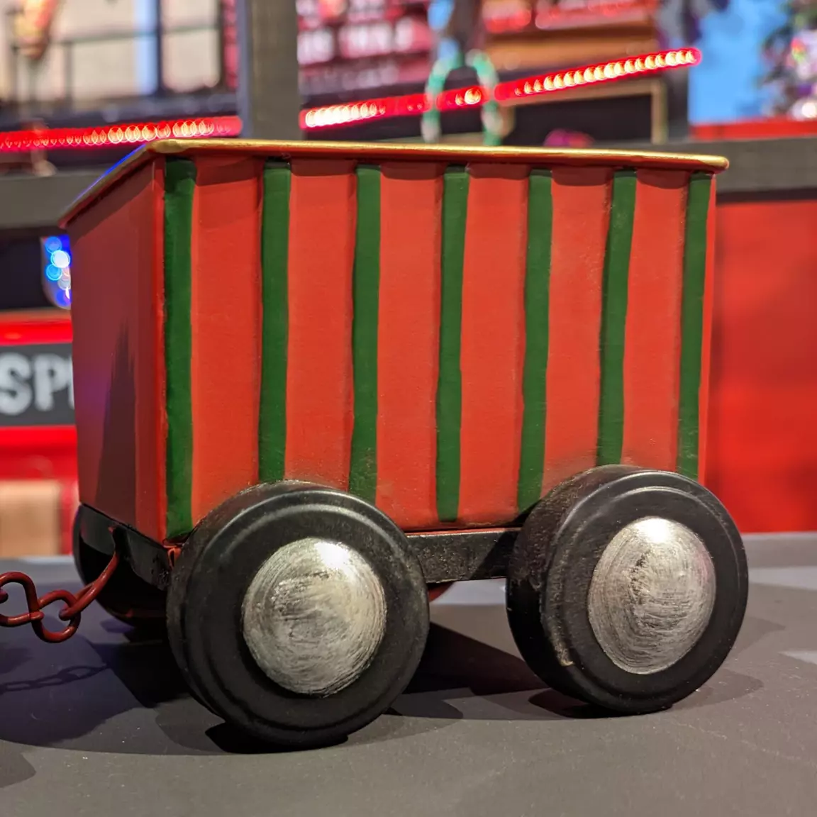 Train de Noël en métal (58 cm) Wagons de marchandise