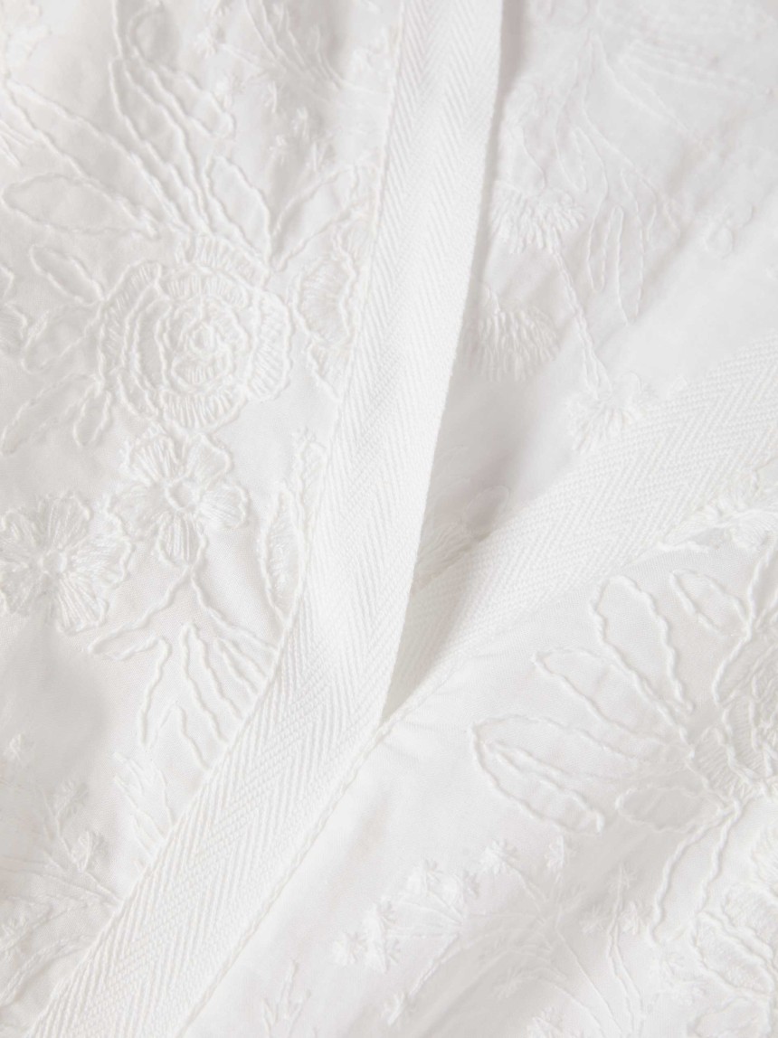 Blusa em algodão com bordados
