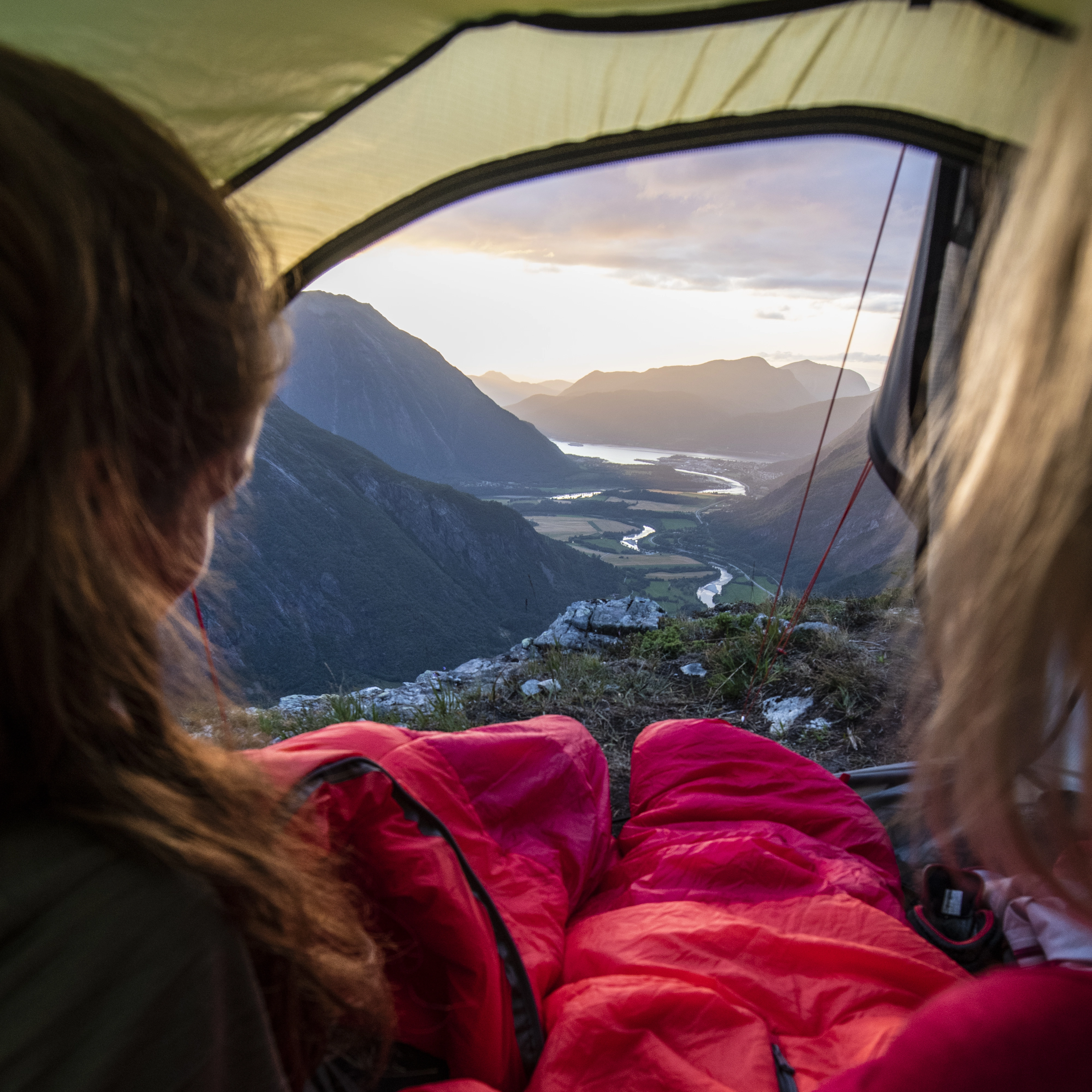 Romsdal 2-Person Tent Solid Light Grey