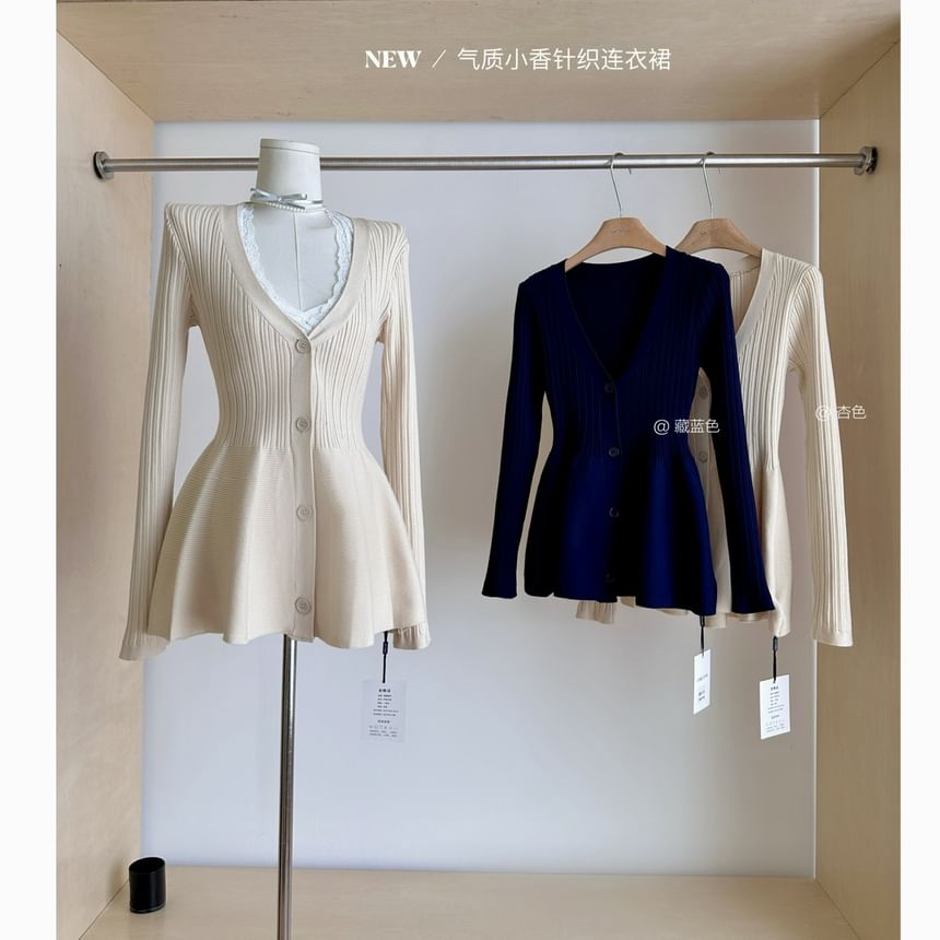 Dute - V-hals kanten crop top / lange mouwen knoopjes-effen mini A-lijn gebreide jurk