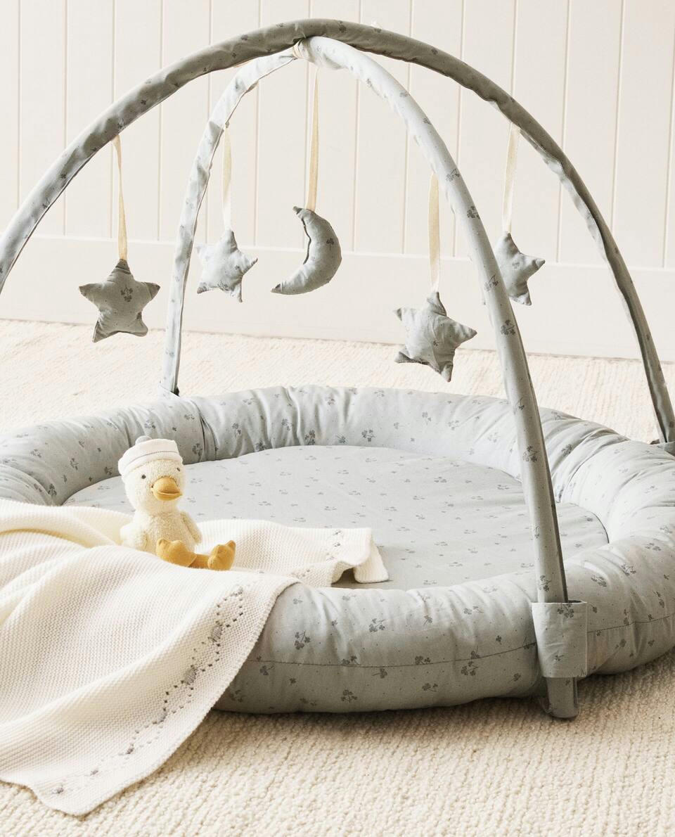 GINÁSIO INFANTIL TREVO E ESTRELAS