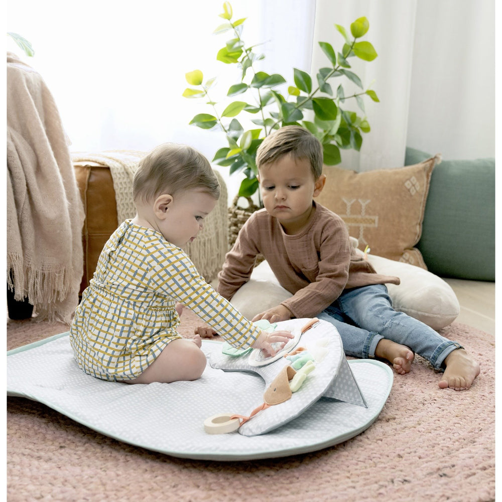 Køb Ingenuity Cozy Prop™ 4-In-1 Sit Up & Prop Activity Mat Nate™