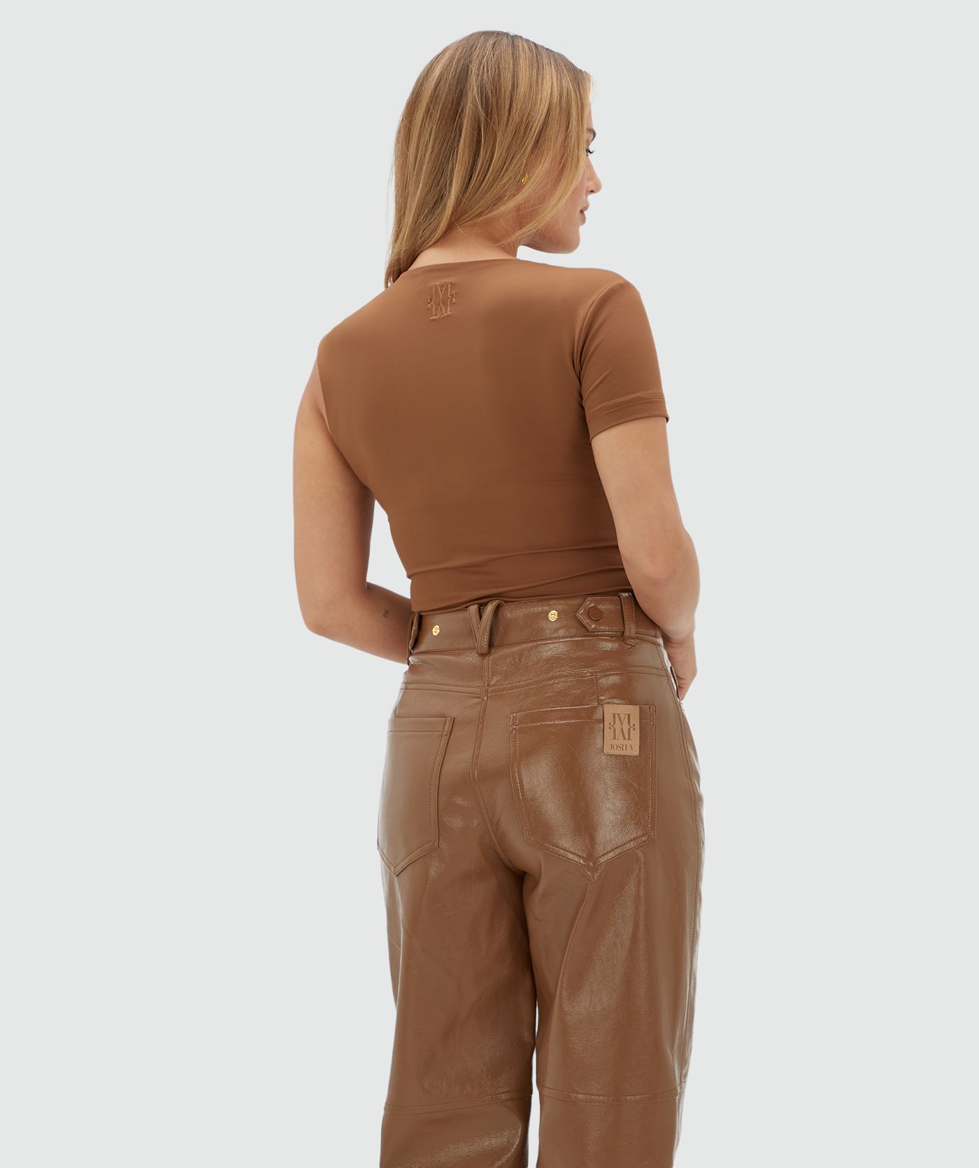 JV-LEVI slim fit body - cognac