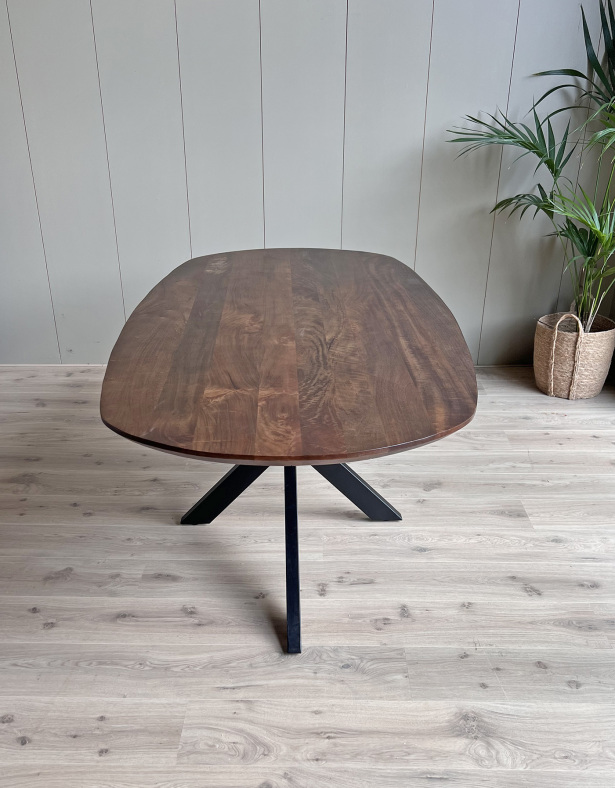 Eettafel Mango walnoot Deens ovaal 240x110cm met spinpoot