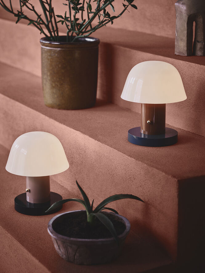 &Tradition Setago JH27 Table Lamp Rust/thunder