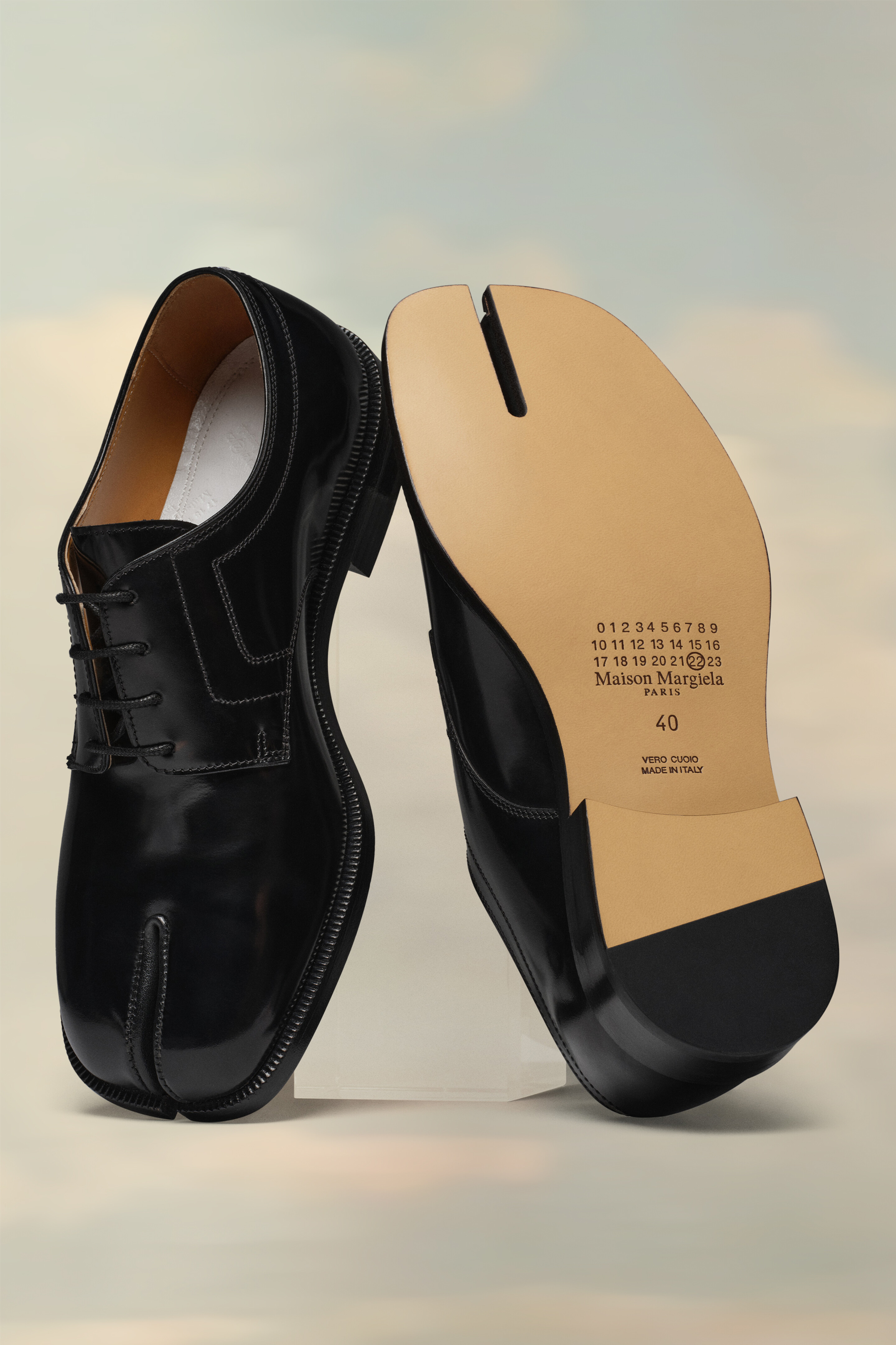 Chaussures Tabi à lacets noir en cuir pour femme
