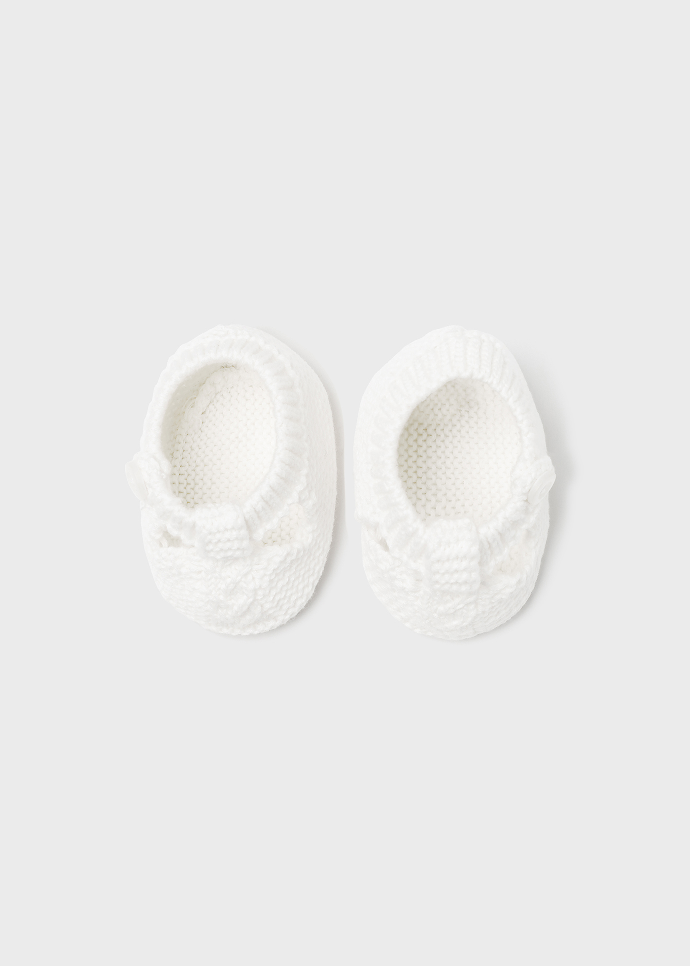 Sapatinhos de malha Better Cotton para recém-nascidos, cor branco-creme