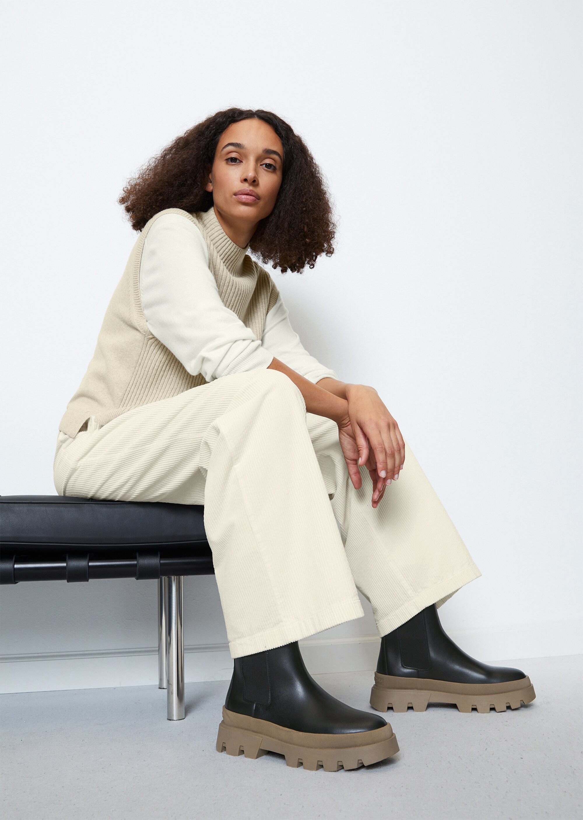 Hoher Chelsea-Boot aus glattem Kalbleder