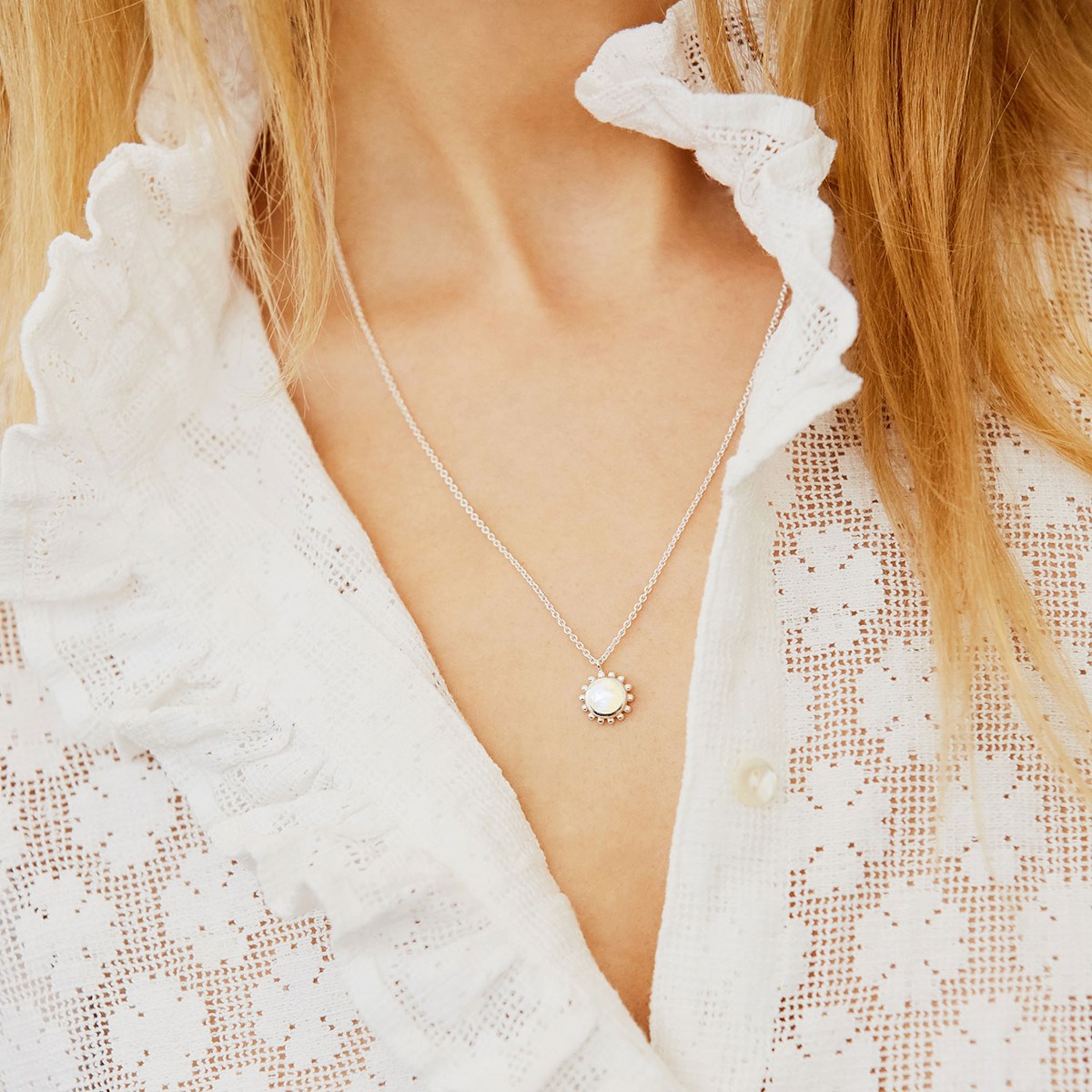 Collier Surya Grand Soleil et Opale Rose