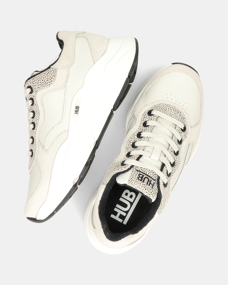 Hub Dad Sneakers  - ecru