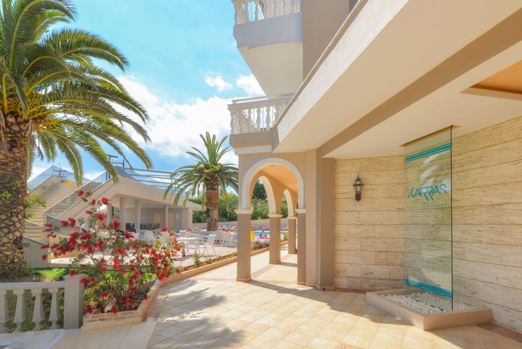 Karras Grande Resort Logies en ontbijt - Hotel