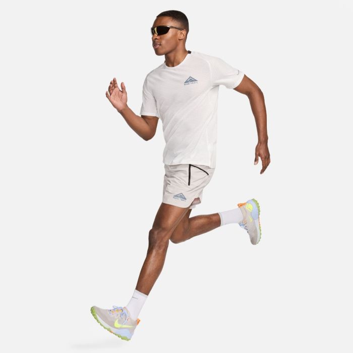 Nike Herre T-shirts Dri-FIT Solar Chase Short Sleeve Tee Hvid