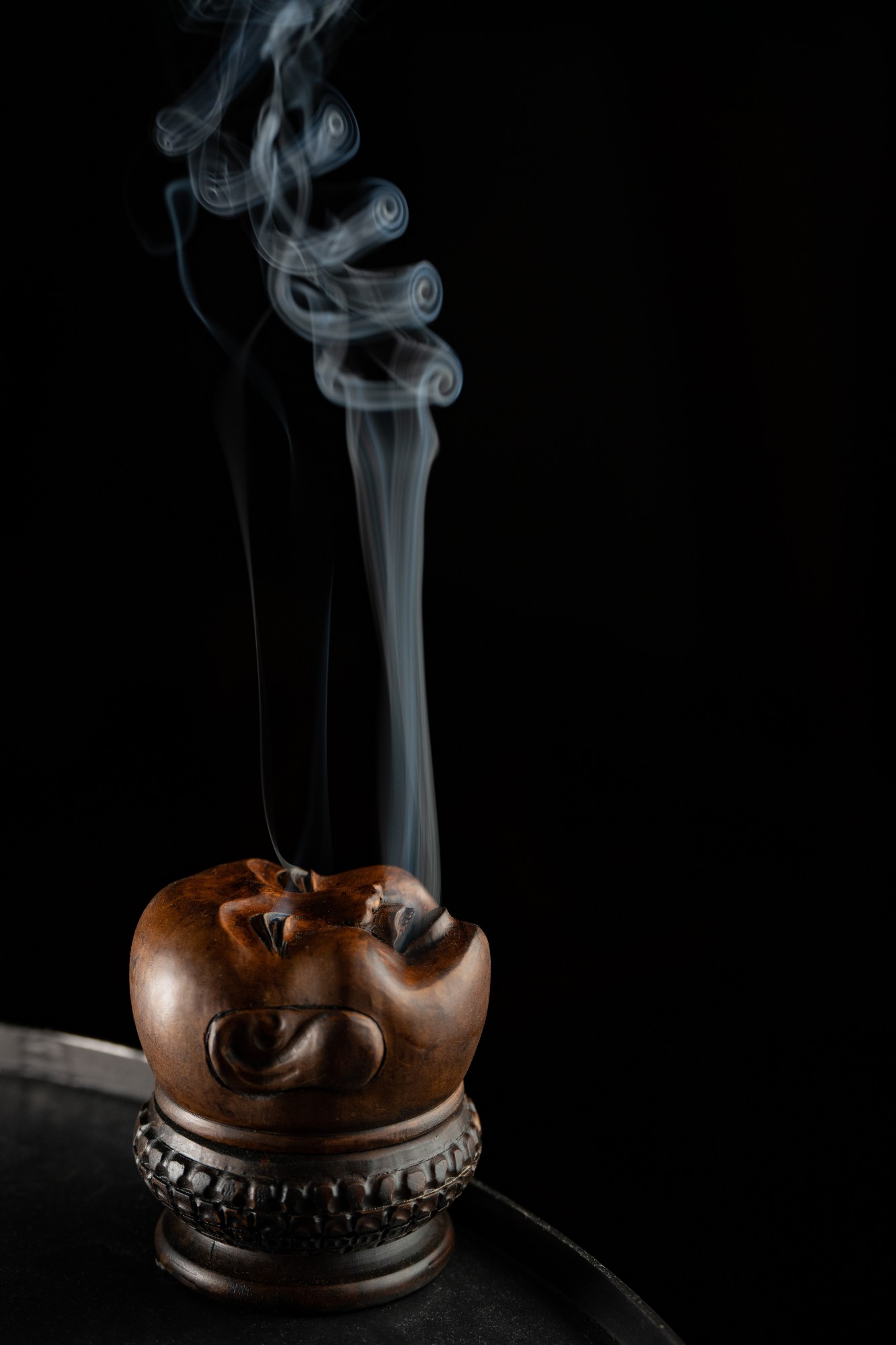 Räucherkegel-Halter 'Buddha', Holz, B 10 cm, H 10 cm, T 11 cm von fischer's lagerhaus