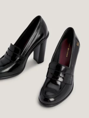 Mocassins essenciais de salto alto em verniz