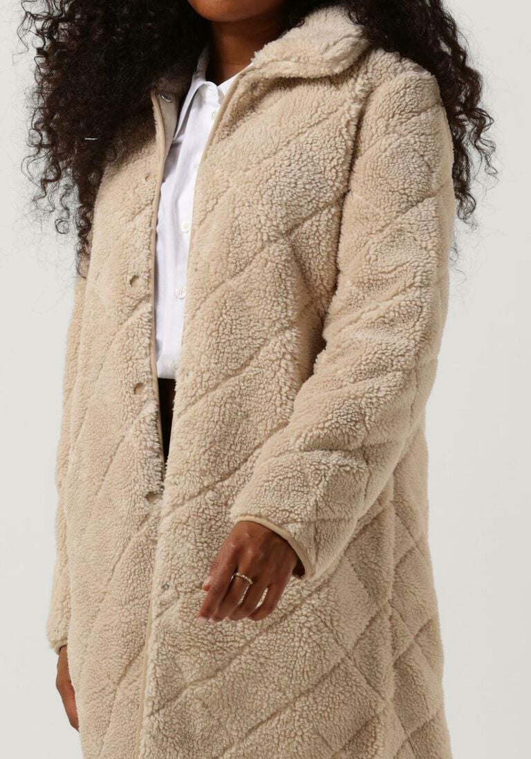ANOTHER LABEL beige another label teddy jas danae coat
