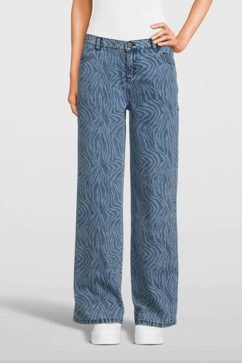 LOOXS loose fit jeans met all over print royal blue